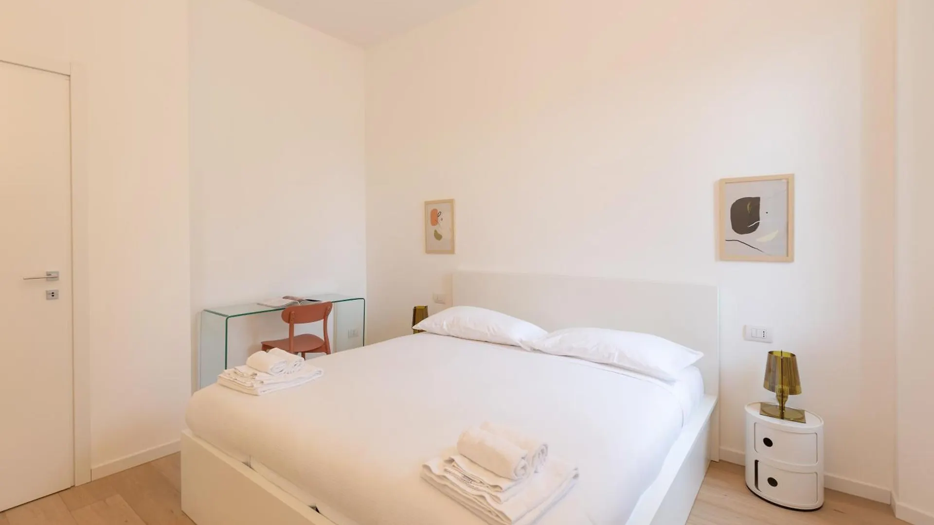 Splendido Quadrilocale Darsena - Mirable Pm Apartment Milan 0*,  Italy