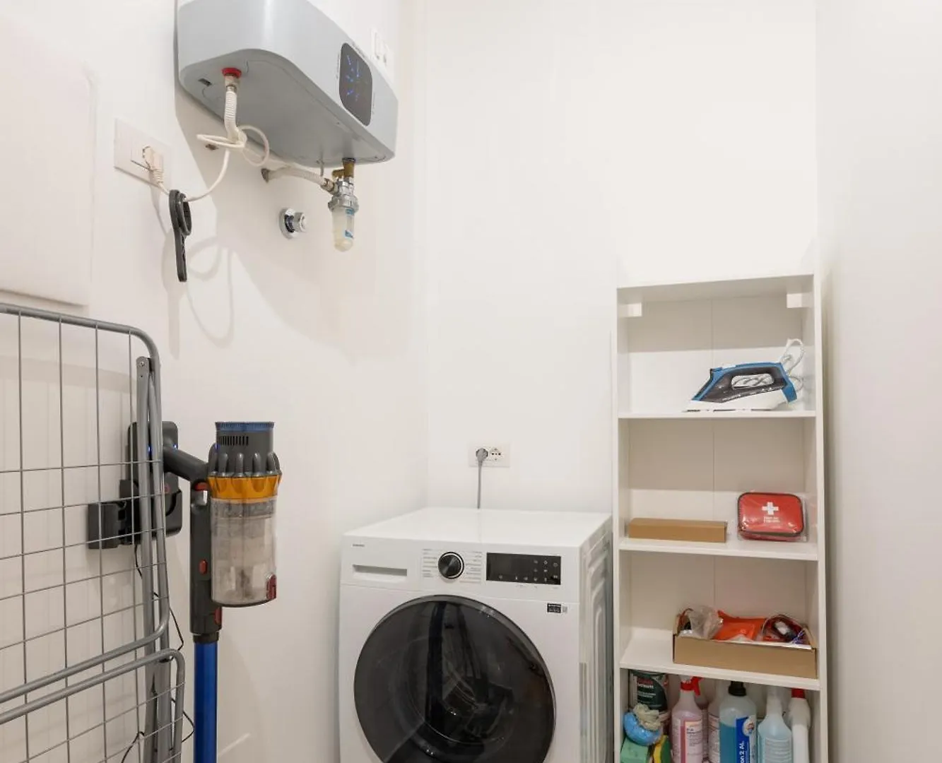 Splendido Quadrilocale Darsena - Mirable Pm Apartment Milan 0*,  Italy