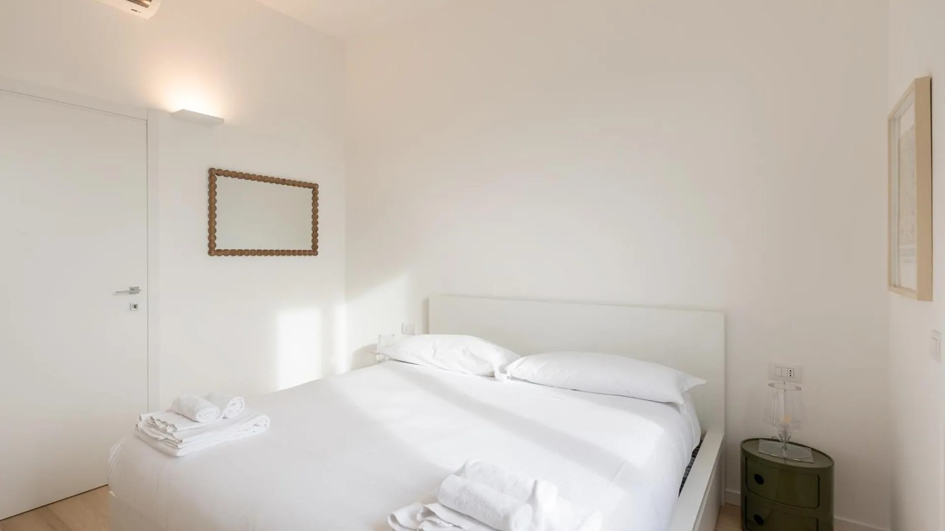 Splendido Quadrilocale Darsena - Mirable Pm Apartment Milan